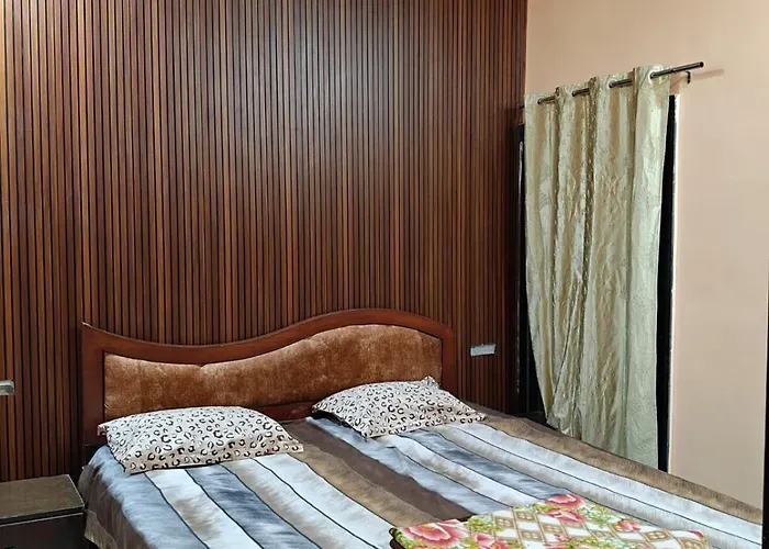 Maa Shanti Guest House